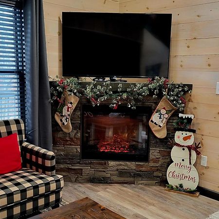 Lil Cabin In The Cove! Mtn Views, Theater, Hot Tub, Games, King Beds, Prime Location! Sevierville Zewnętrze zdjęcie