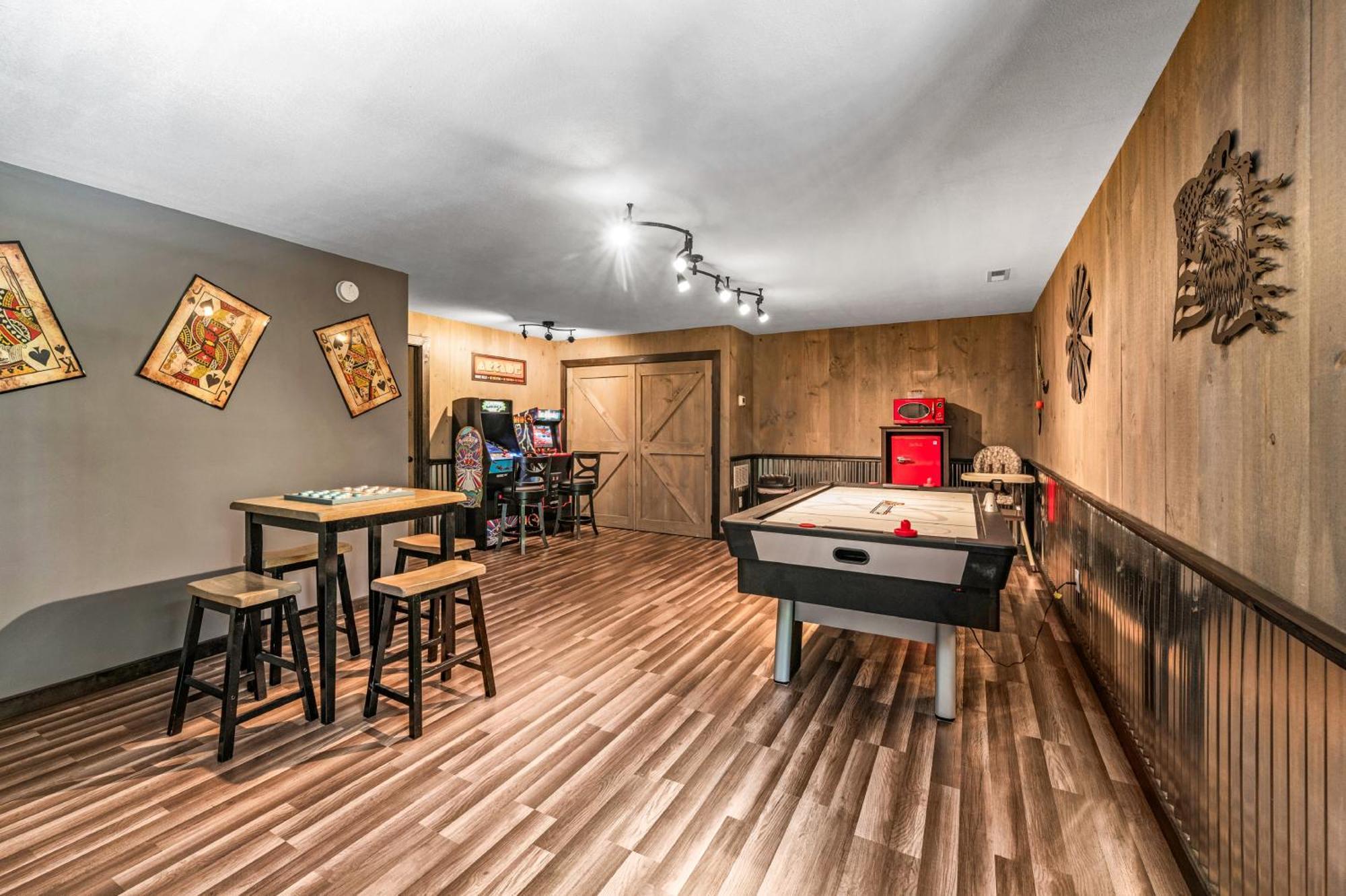 Lil Cabin In The Cove! Mtn Views, Theater, Hot Tub, Games, King Beds, Prime Location! Sevierville Zewnętrze zdjęcie
