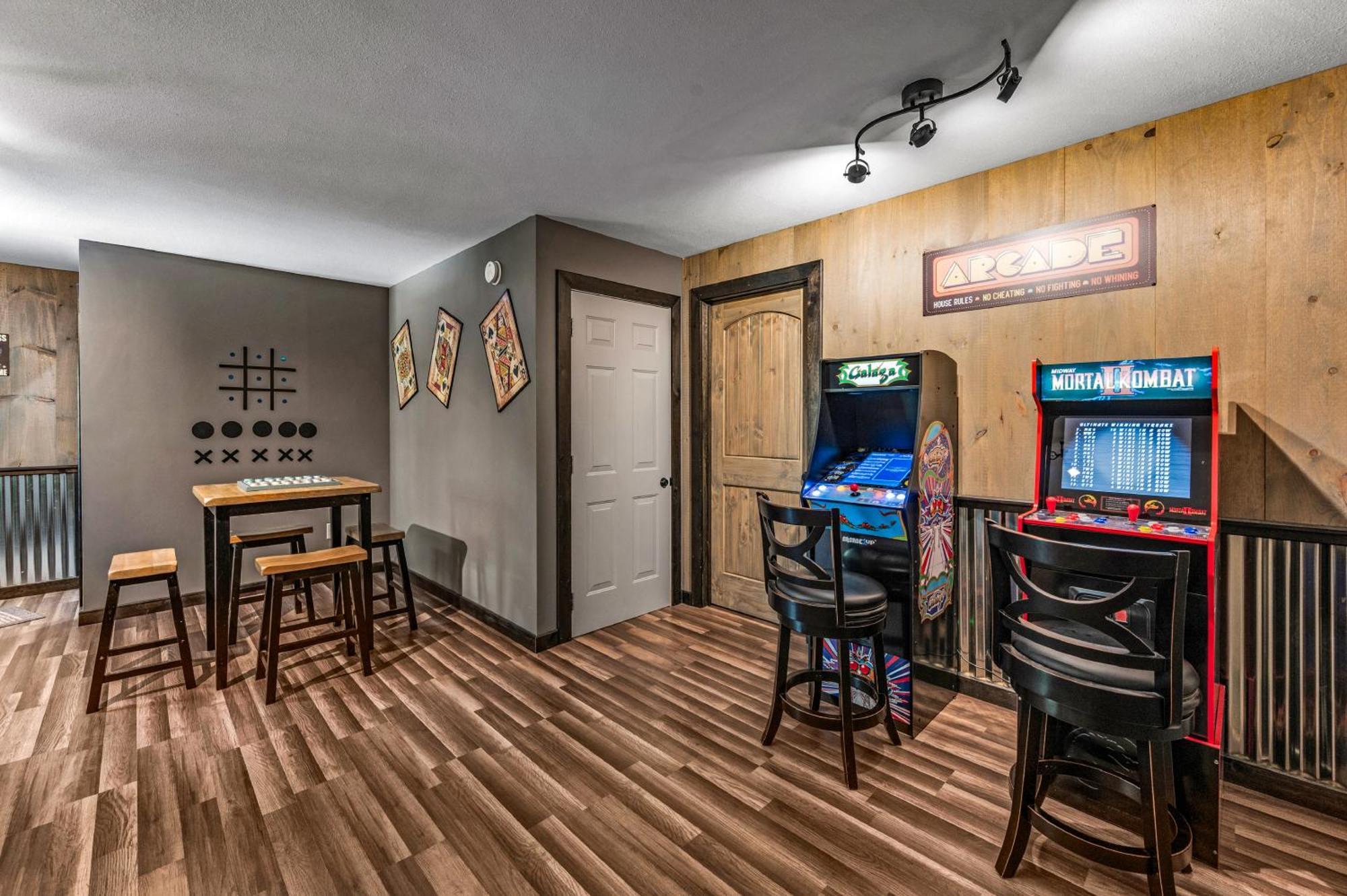 Lil Cabin In The Cove! Mtn Views, Theater, Hot Tub, Games, King Beds, Prime Location! Sevierville Zewnętrze zdjęcie