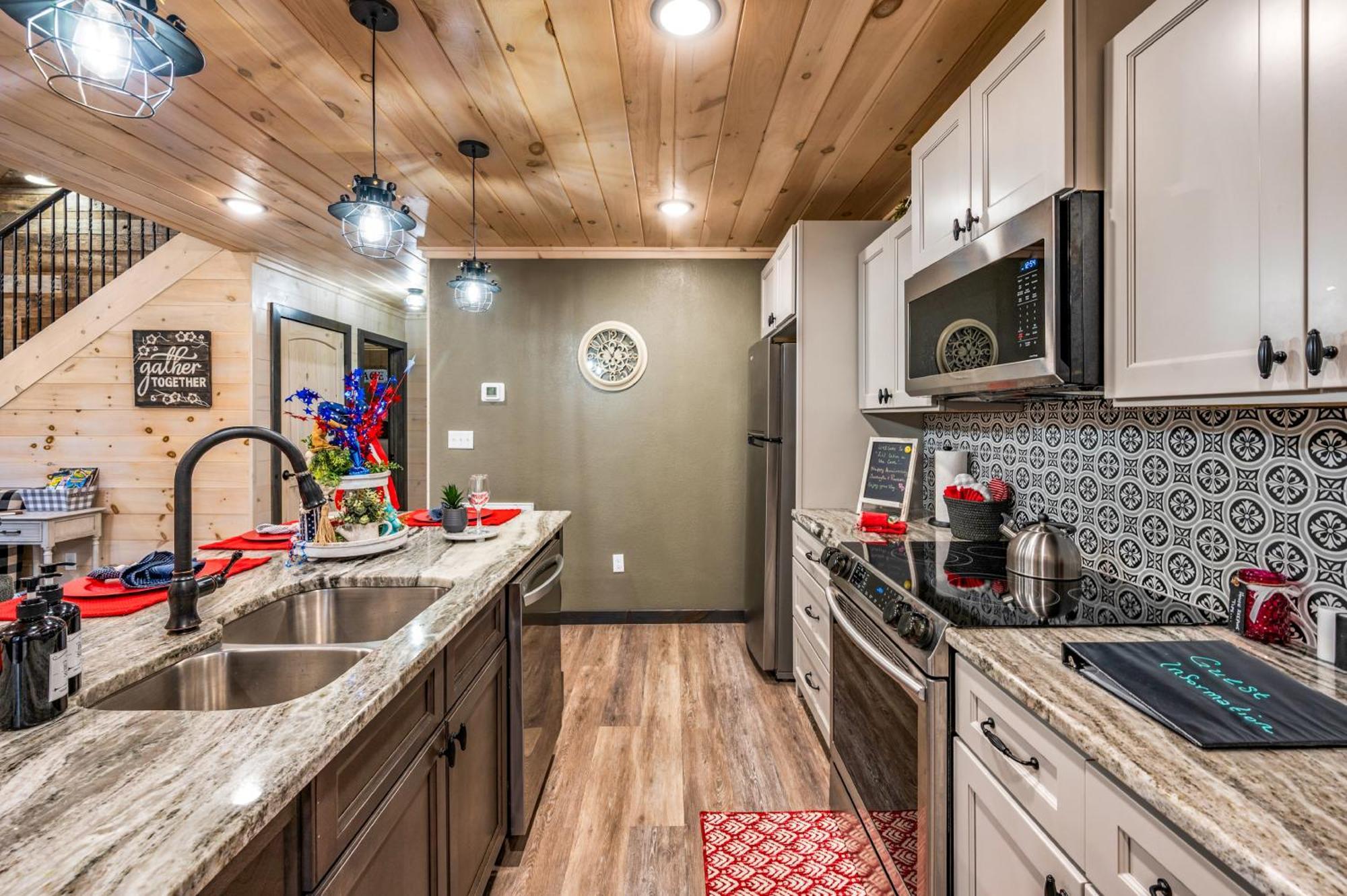 Lil Cabin In The Cove! Mtn Views, Theater, Hot Tub, Games, King Beds, Prime Location! Sevierville Zewnętrze zdjęcie